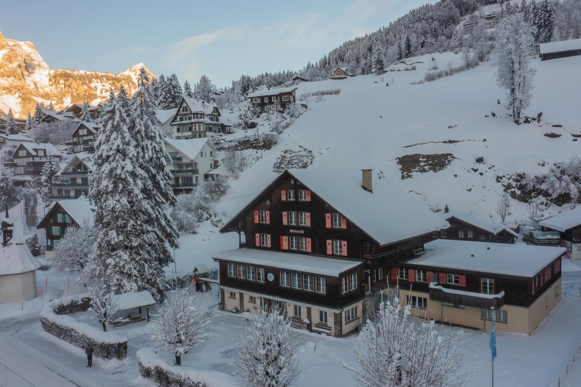 Engelberg Youth Hostel エクステリア 写真